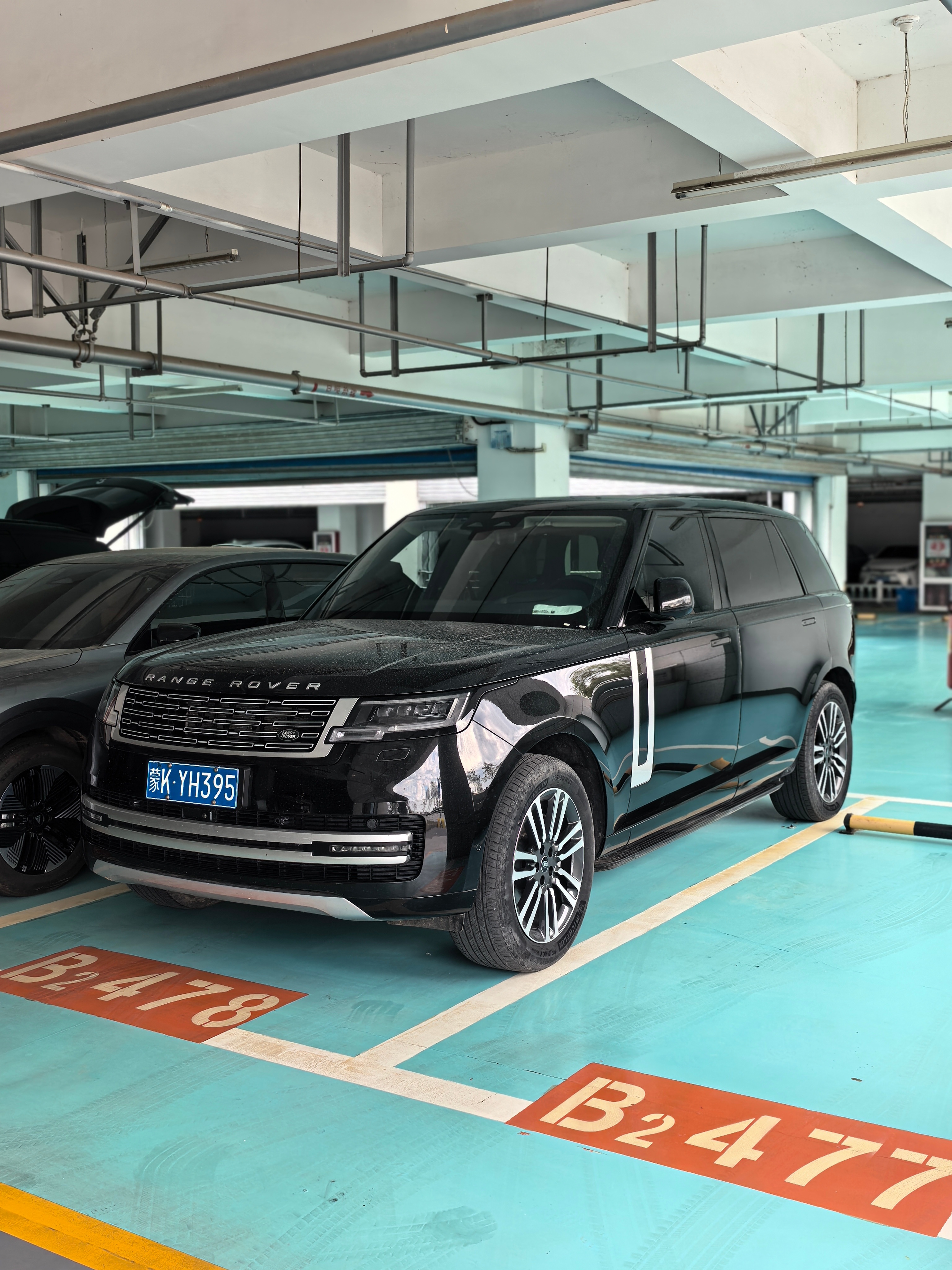 在大西北这两台车，哪个更有排面？ ​​​