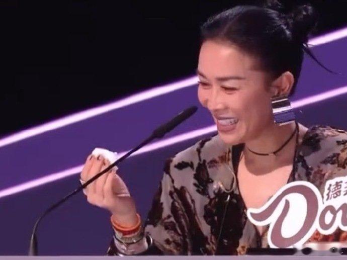 那英开团花花必跟！何老师在风中凌乱太好笑～ 