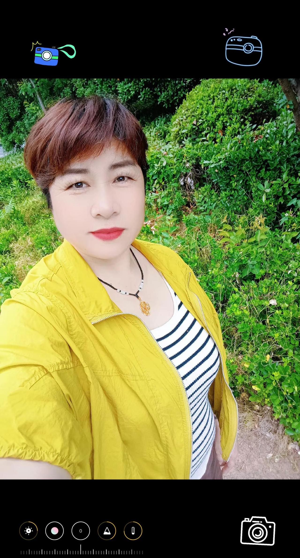 真正入心的爱，从来无关世俗与眼光，只随不之所向，只是问你愿不愿意，心甘情愿，便是