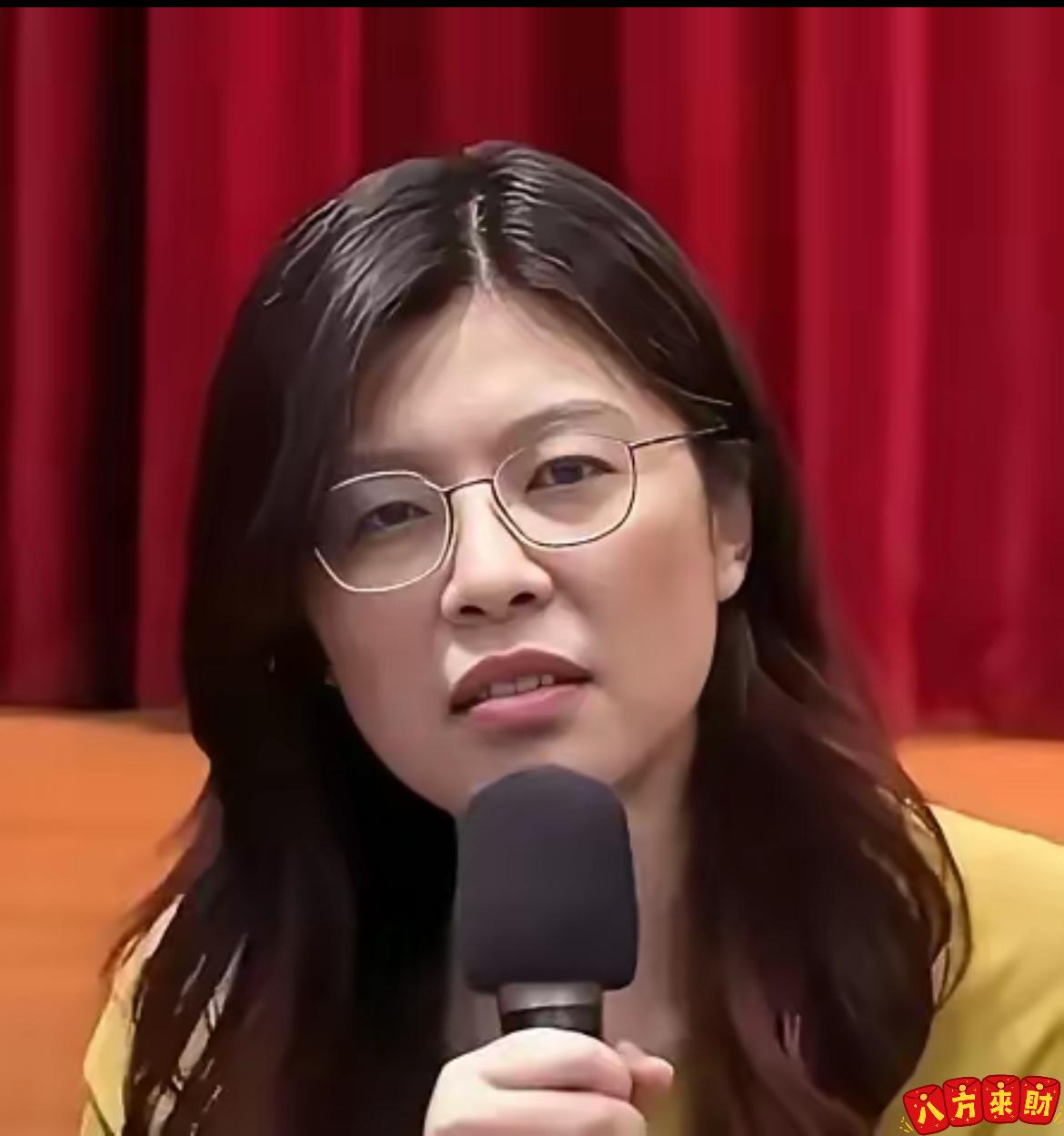 郑丽文最厉害的不是口才，而是把“我是中国人”说得让台湾人听得进去。
她演讲时不喊