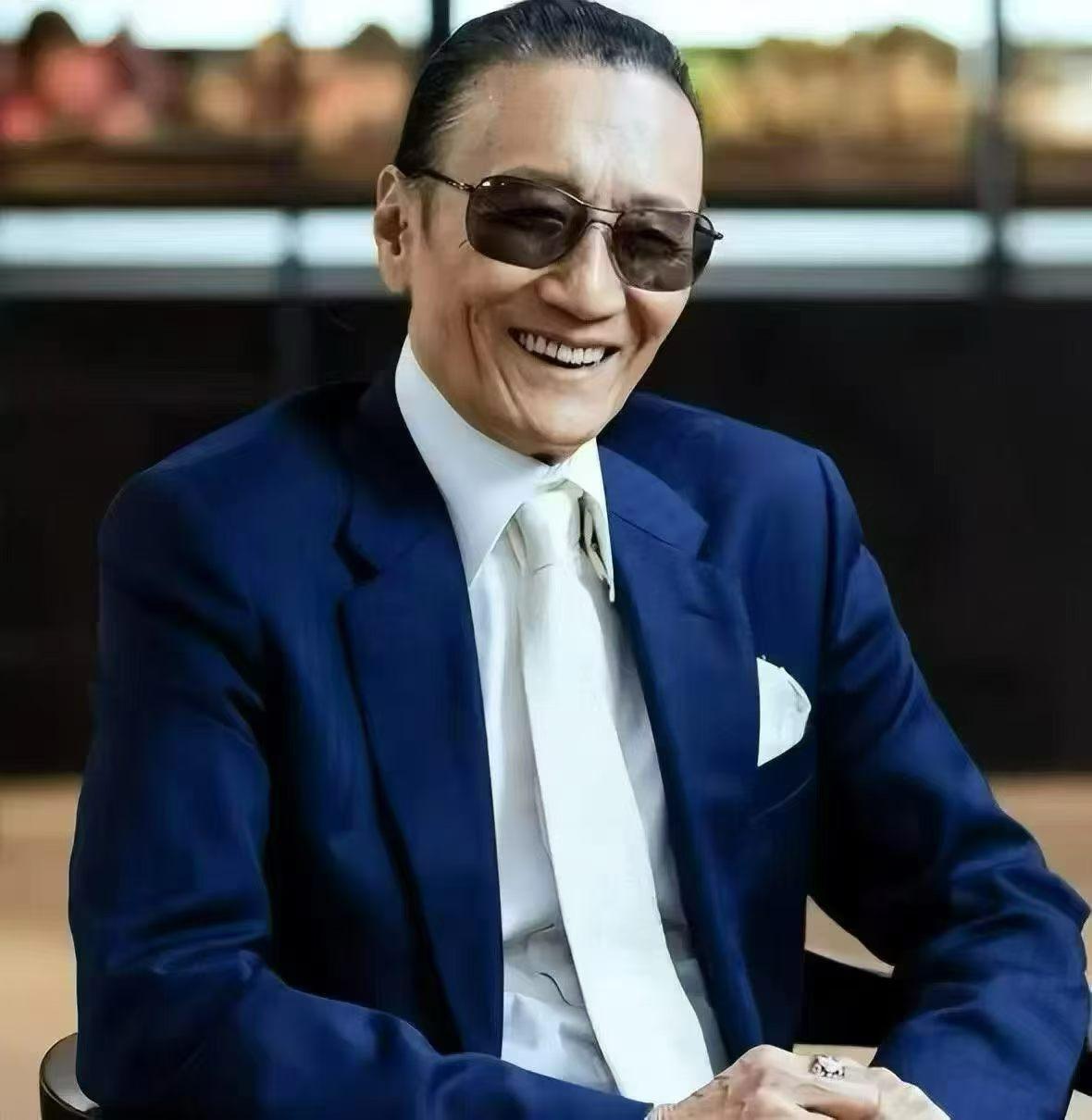 有些人说谢霆锋父亲去世，他没有推迟演唱会是不守传统--谢霆锋在香港长大，又在加拿