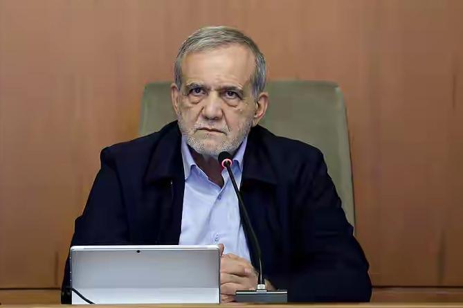 忍无可忍！伊朗发射无人机打击美方军舰！

4月20日，伊朗武装部队哈塔姆安比亚中