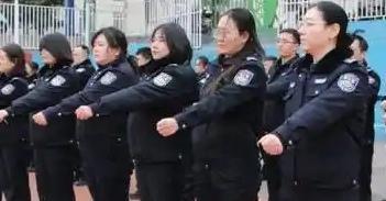 有网友问：辅警一年招几批，是真的留不住人吗？

这么说吧，警察一年也招几批，能说