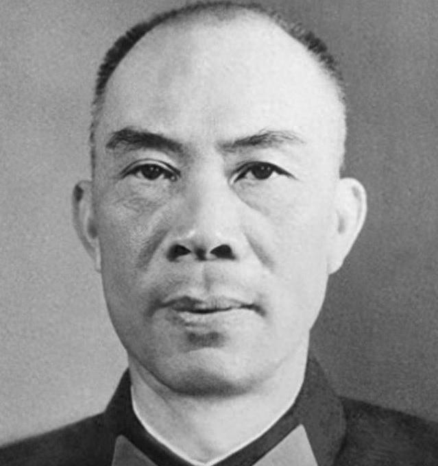 成都市第一任市长拥有上将军衔，亲家也是上将，女婿还是开国少将，这样的家庭背景你了