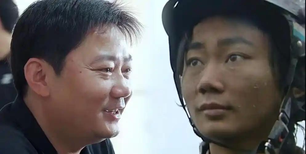 一个农村辍学少年，花20年把国产摩托带上世界赛场，还把家乡红糖印上冠军赛车，这样