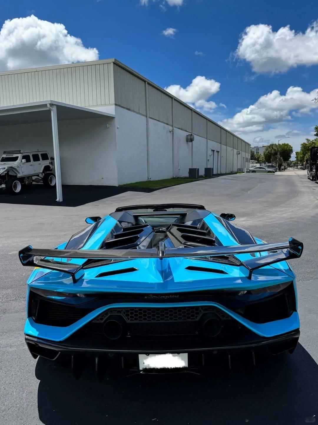 💙 兰博基尼 Aventador SVJ，6.5L V12 自吸 770 马力