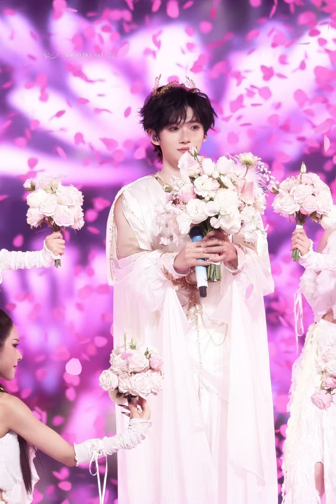 余宇涵小王子造型🐟 余宇涵花仙子  🐟 余宇涵FlowerGirl舞台谁懂啊