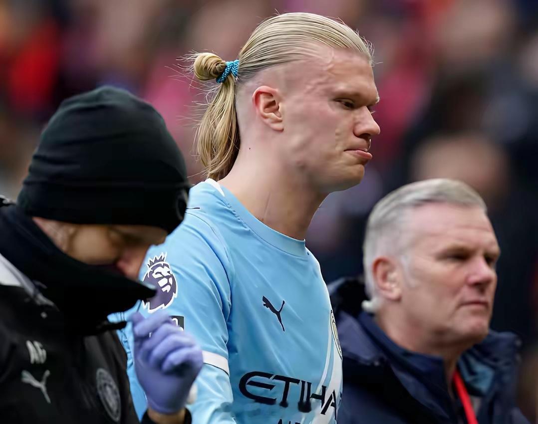 又看了几遍曼联vs曼城，抽掉几根烟后，突发感想：果然只能打打弱队了，一旦遇到强硬