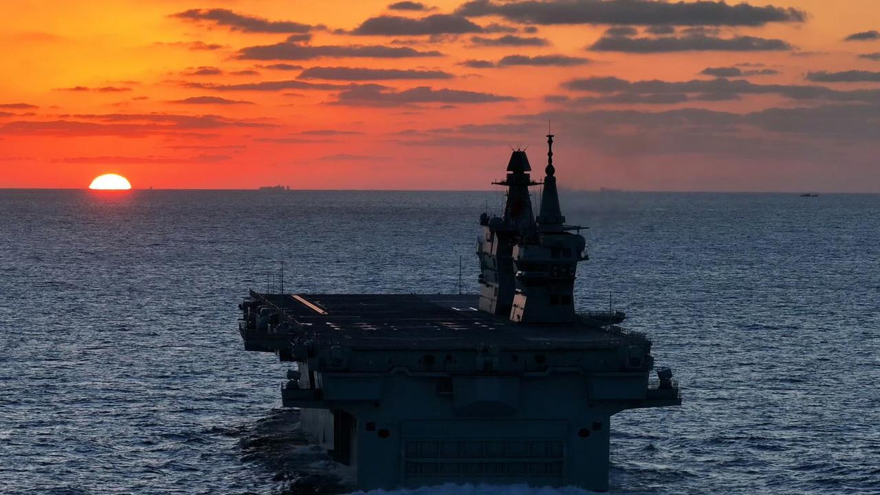 四川舰日落归来