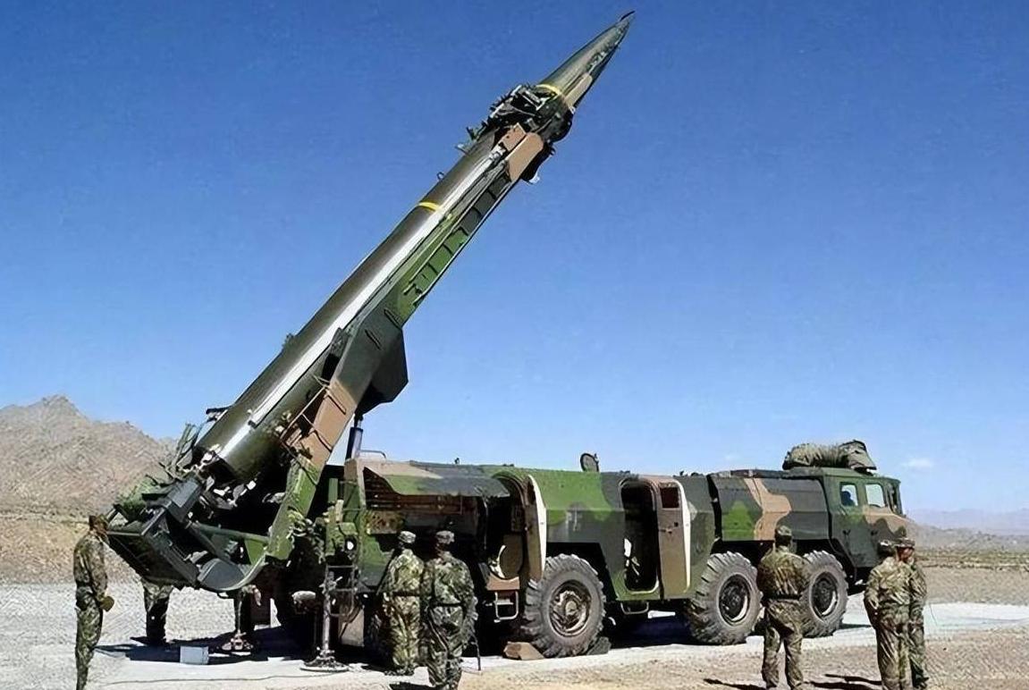 日本的一个曾在美深造过的军事专家说：一旦中日开战，日本要对中国“三路打击”，其意