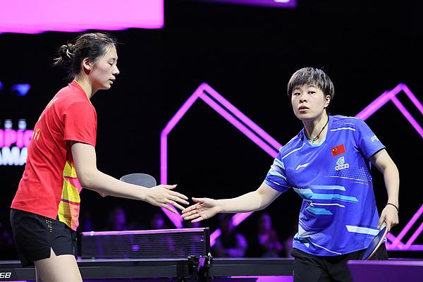 国乒女队世乒赛第三次选拔赛产生四强
 
25日，国家乒乓球男队在成都乒乓球训练基