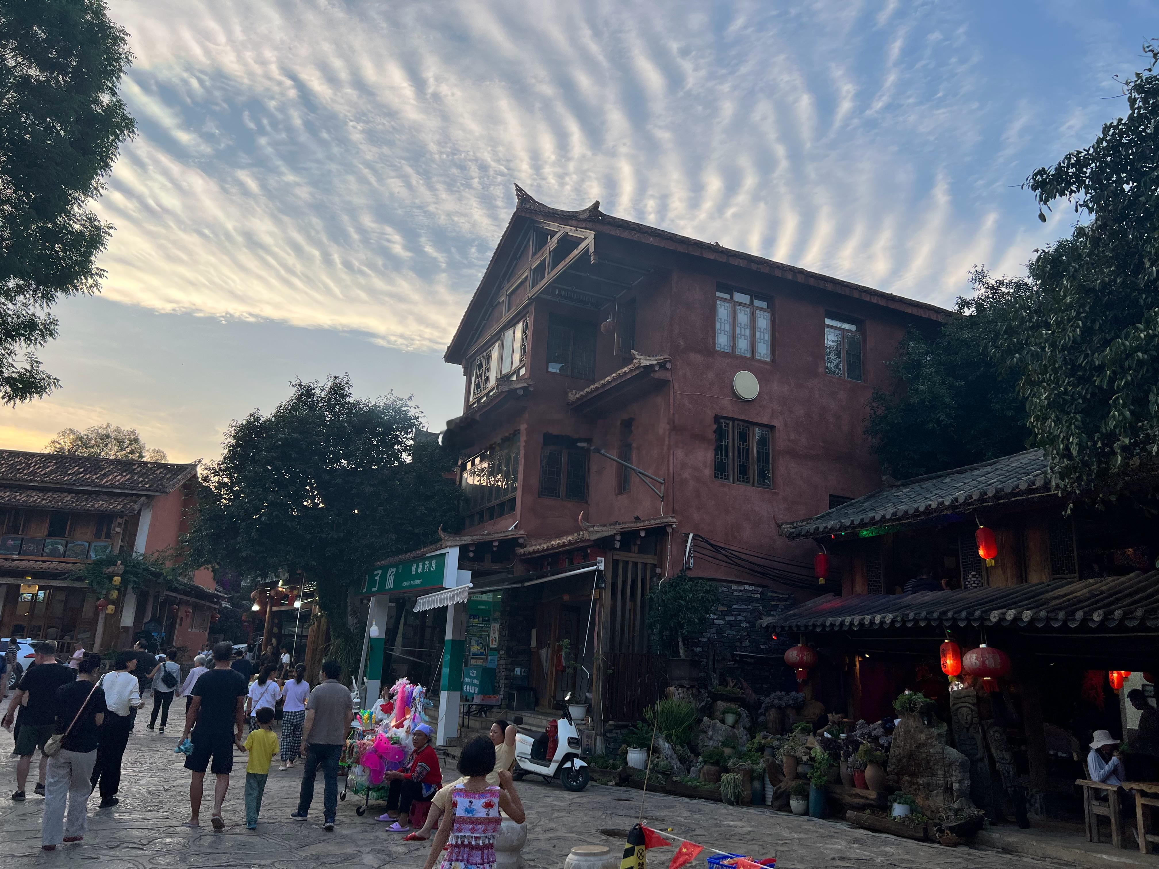财富只会转移，不会消失！有一对情侣，2018年北京名牌大学毕业，毕业后一起选择去