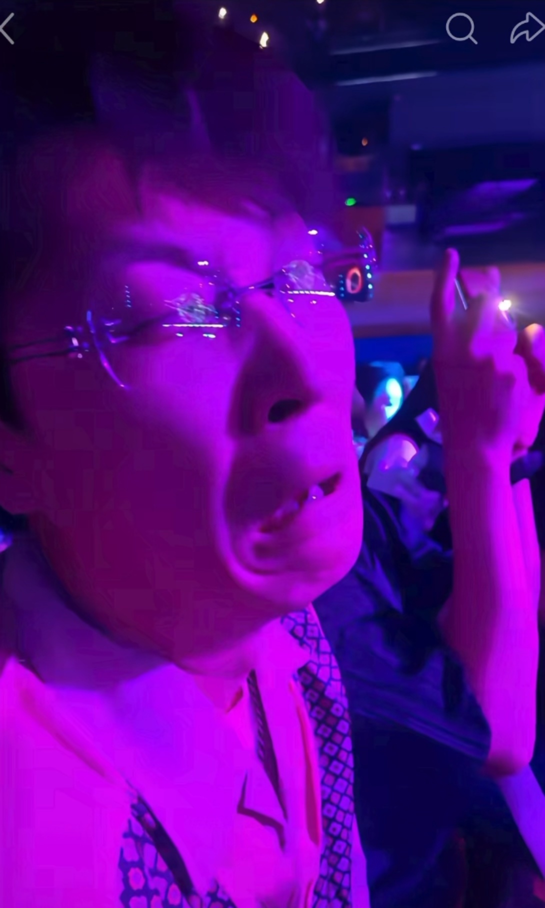 郁可唯演唱会观众席喜人团建本只是单纯奔赴一场音乐之约，却意外收获双重惊喜，喜人集