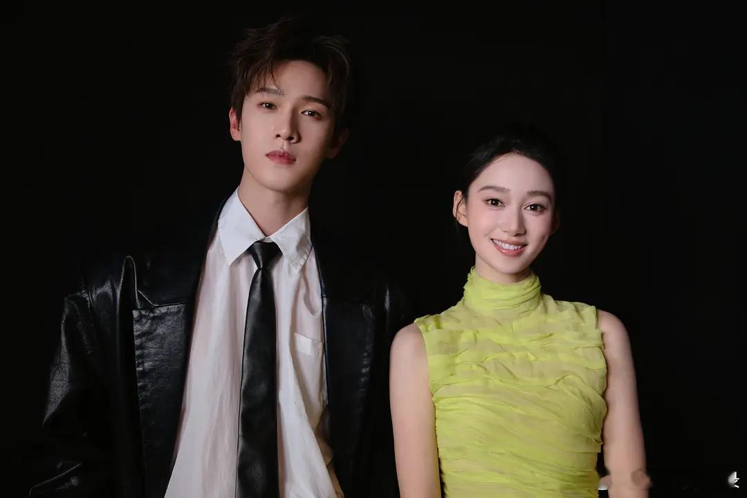 俊男靓女太般配了吧，真CP就是好磕 