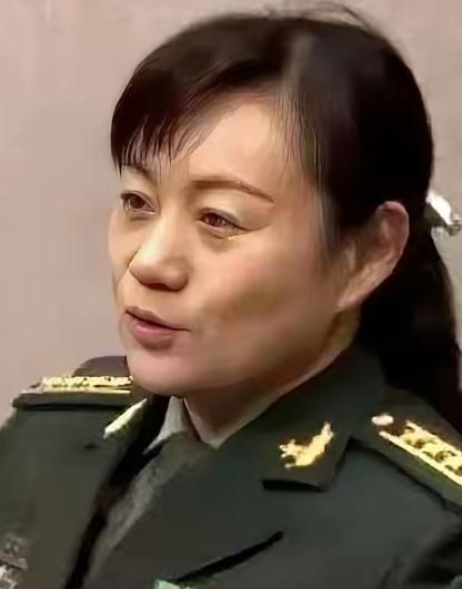 许世友的孙女许道江，和丈夫大吵一架之后，满肚子的委屈没地方倒，思来想去，把电话打
