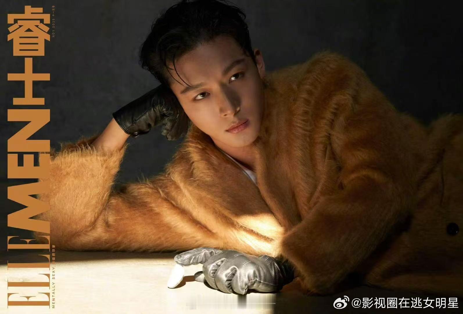 好有故事感的一张脸～期待正式封面！ 