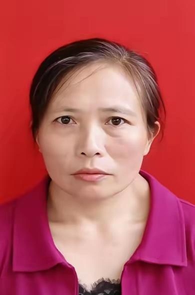 李玉，女，1968年9月生，汉族，四川省宜宾市兴文县古宋镇久庆村村民。21年，她