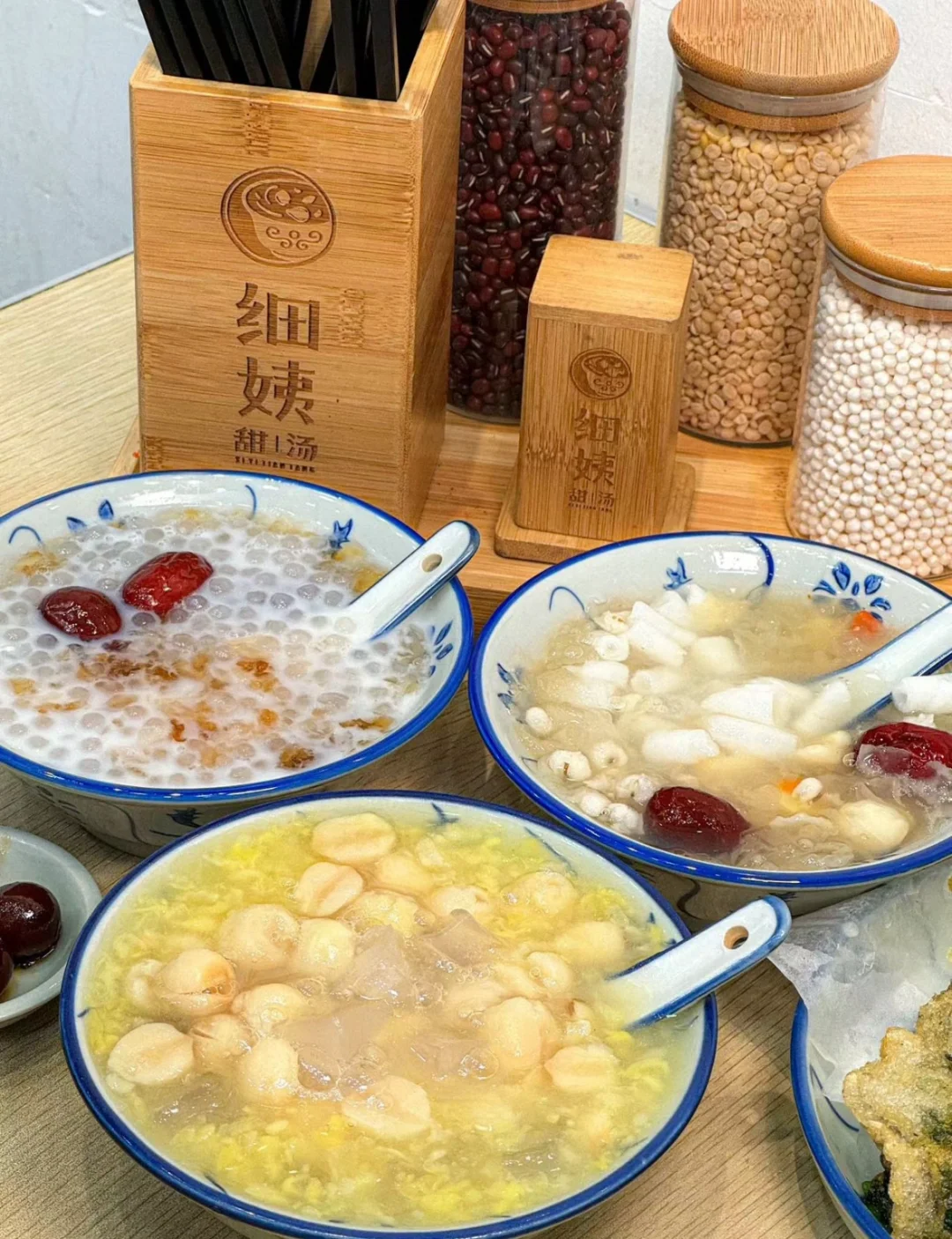 食材hinnnn新鲜，手工制作！ 姜薯鸭母捻： 鸭母捻是长条状的，糯叽...