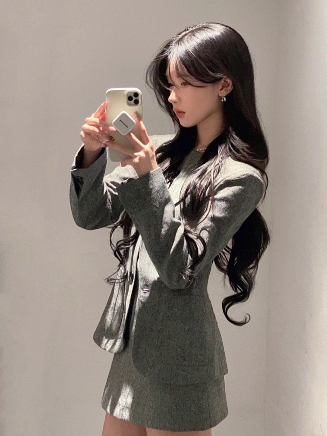 ₊˚  𝚐𝚛𝚊𝚢 ₊⁺★