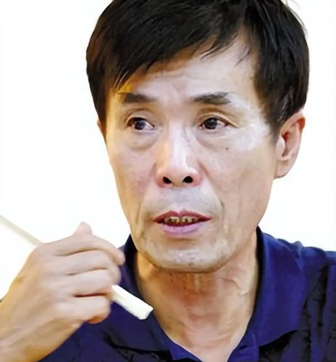 一晚写完春晚神作
 
何庆魁当年把《昨天今天明天》甩给赵本山，宋丹丹看完直接愣住