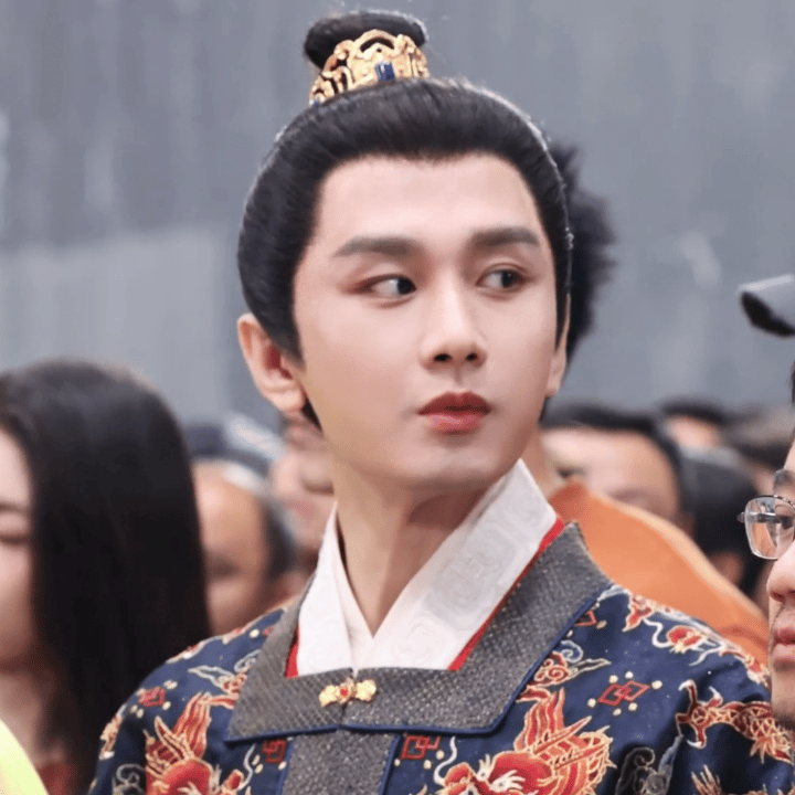 《两京十五日》是新题材，以时间为轴，争分夺秒，千里长河，星夜奔驰，四面楚歌，命悬