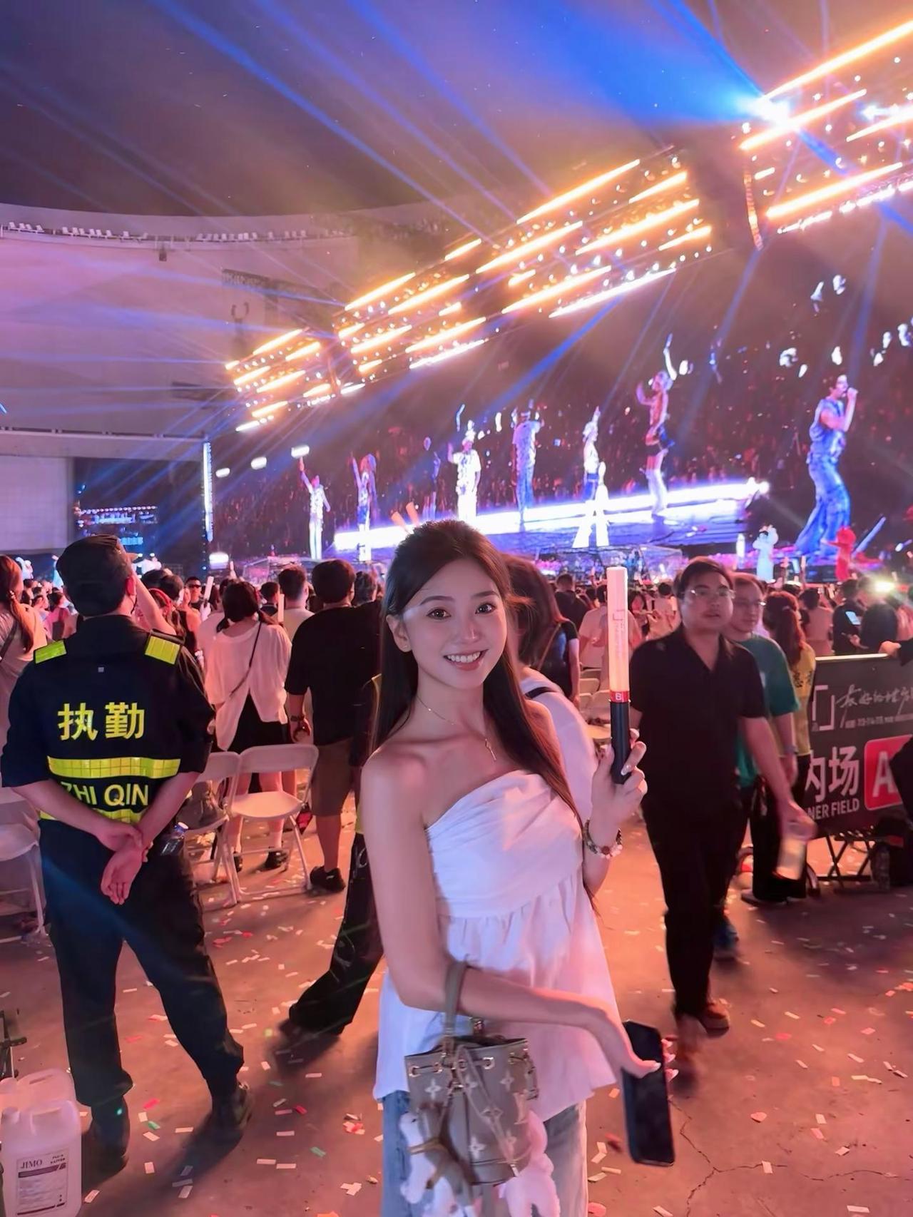 高浓度的瞬间没有不看演唱会的义务 王力宏演唱会