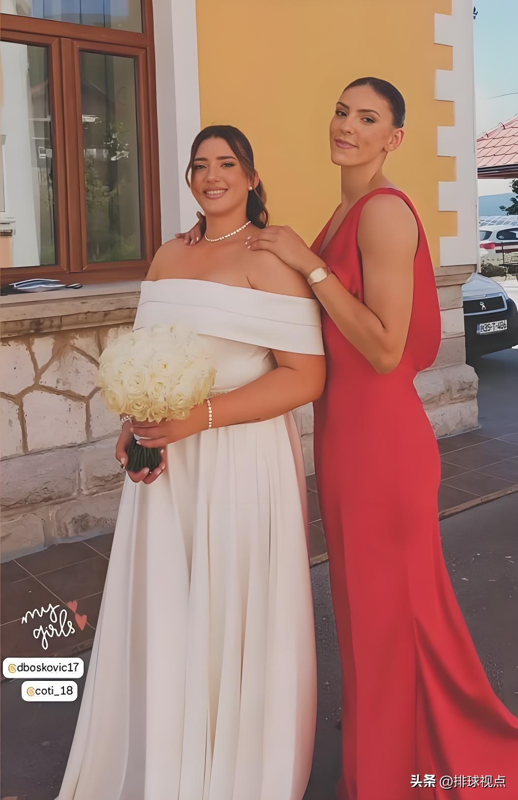 【深圳女排前外援大博斯科维奇完婚】
在深圳中塞女排效力过两个赛季的
波黑外援Da