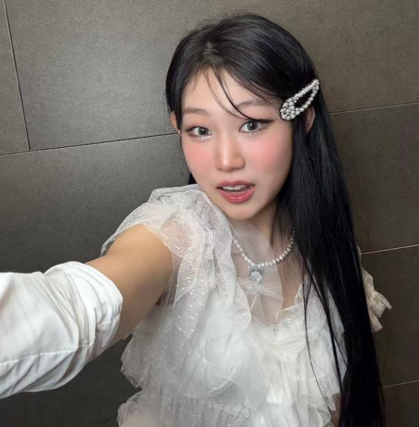 小沈阳女儿沈佳润 NINA 在韩国出道的首张 EP 里的歌曲《One Spot》