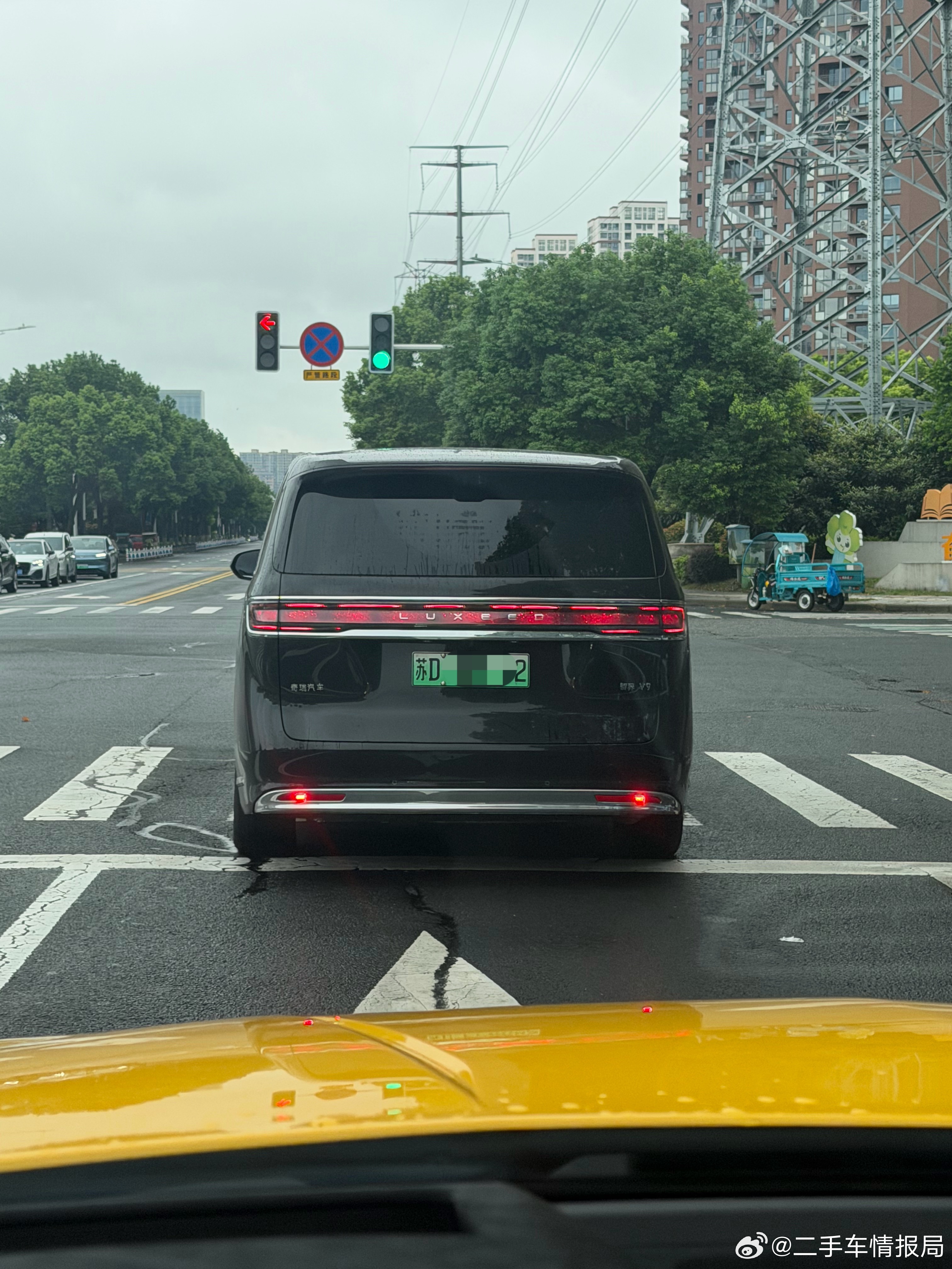 这玩意儿凭啥卖百八十万…不过想想以前埃尔法也卖这价，一切都合理了[流鼻血]人的幸