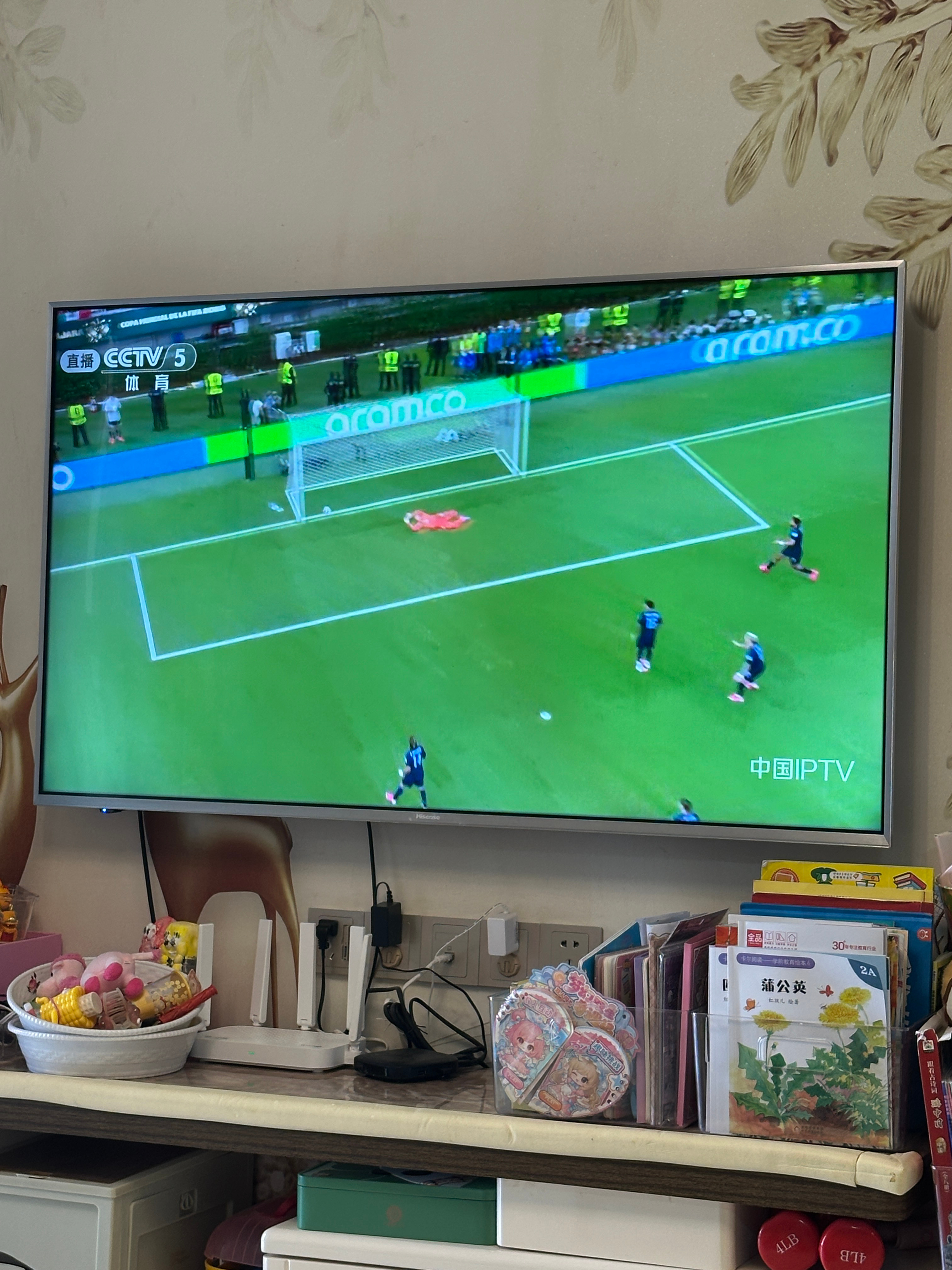 西班牙🇪🇸1-0领先乌拉圭🇺🇾加油 乌拉圭 