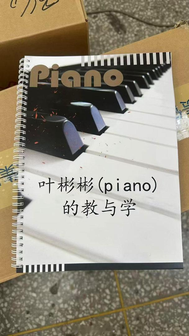 未来是一专多能的道路，你们可能会好奇我如何做制片人的，其实也就是当你的专业到达一