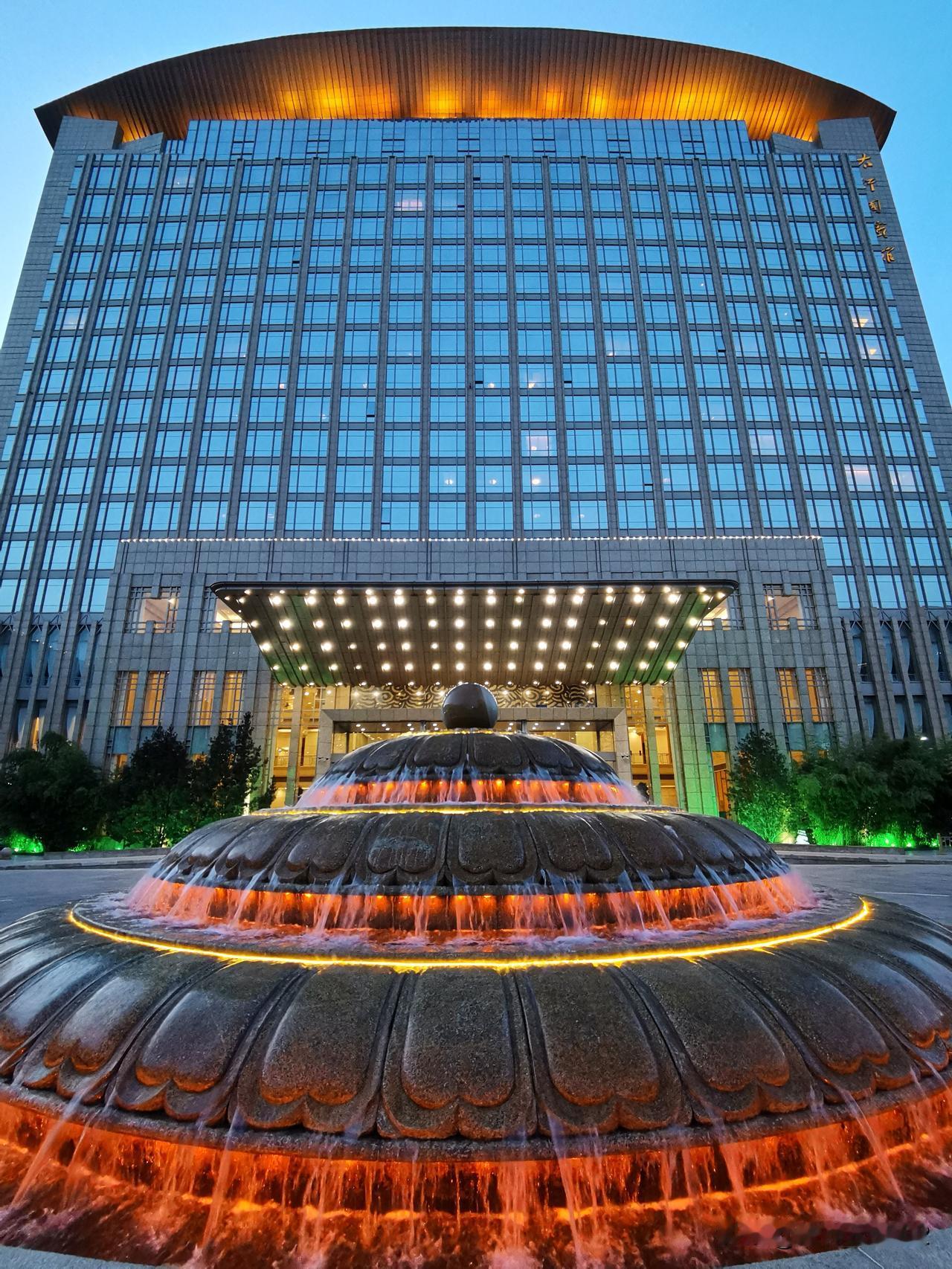 来自人工智能的“对号入座”。

每次旅游订酒店，网上都会给我推荐“国宾馆”，他们