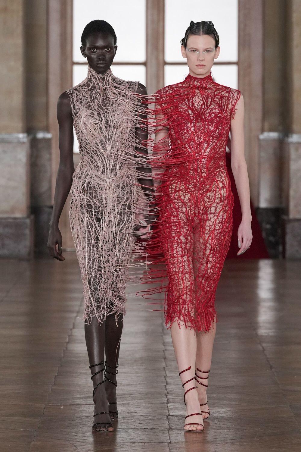 就问Gaurav Gupta这套高定内娱谁敢穿？ 