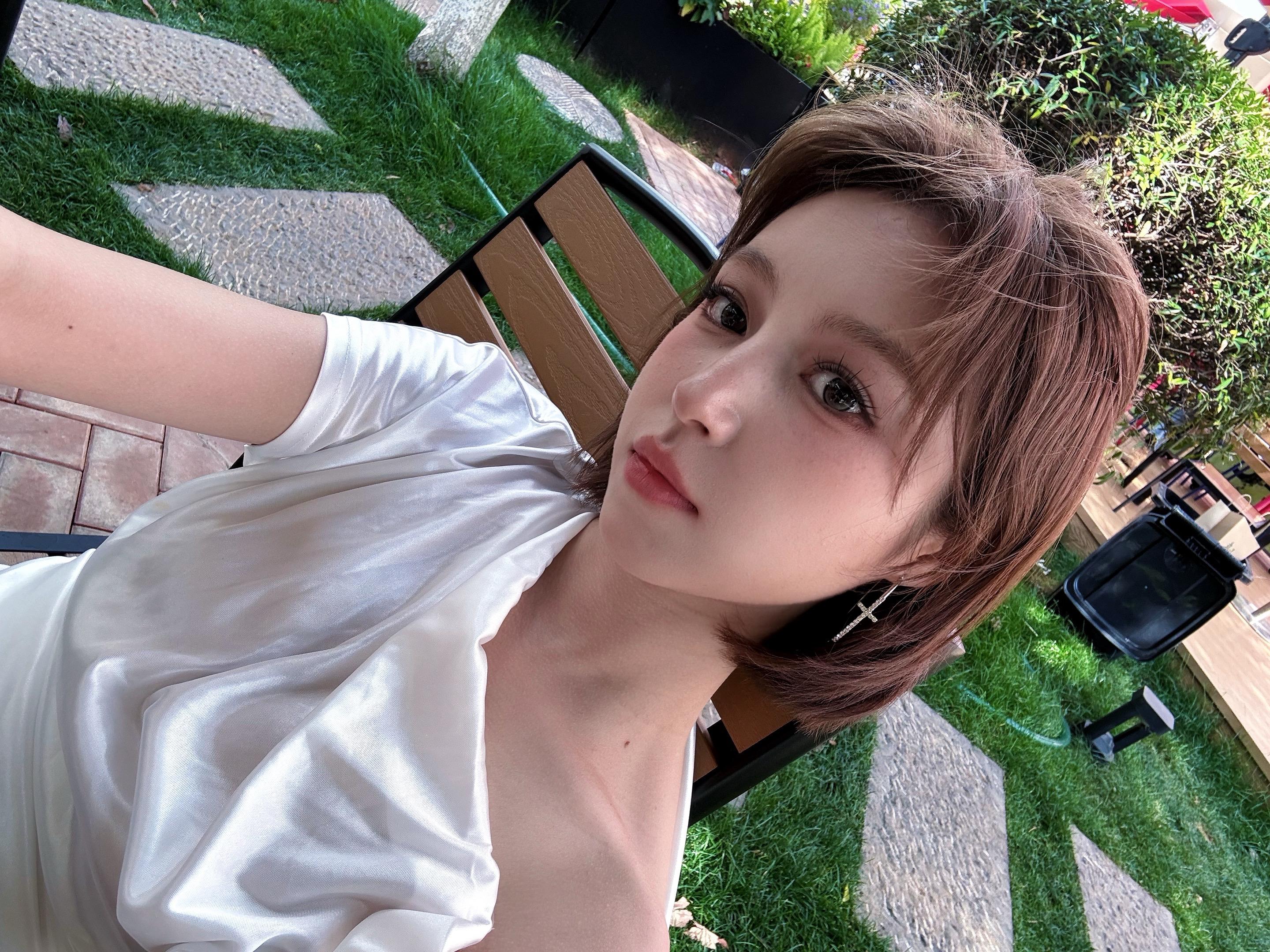 自恋的像个男人。