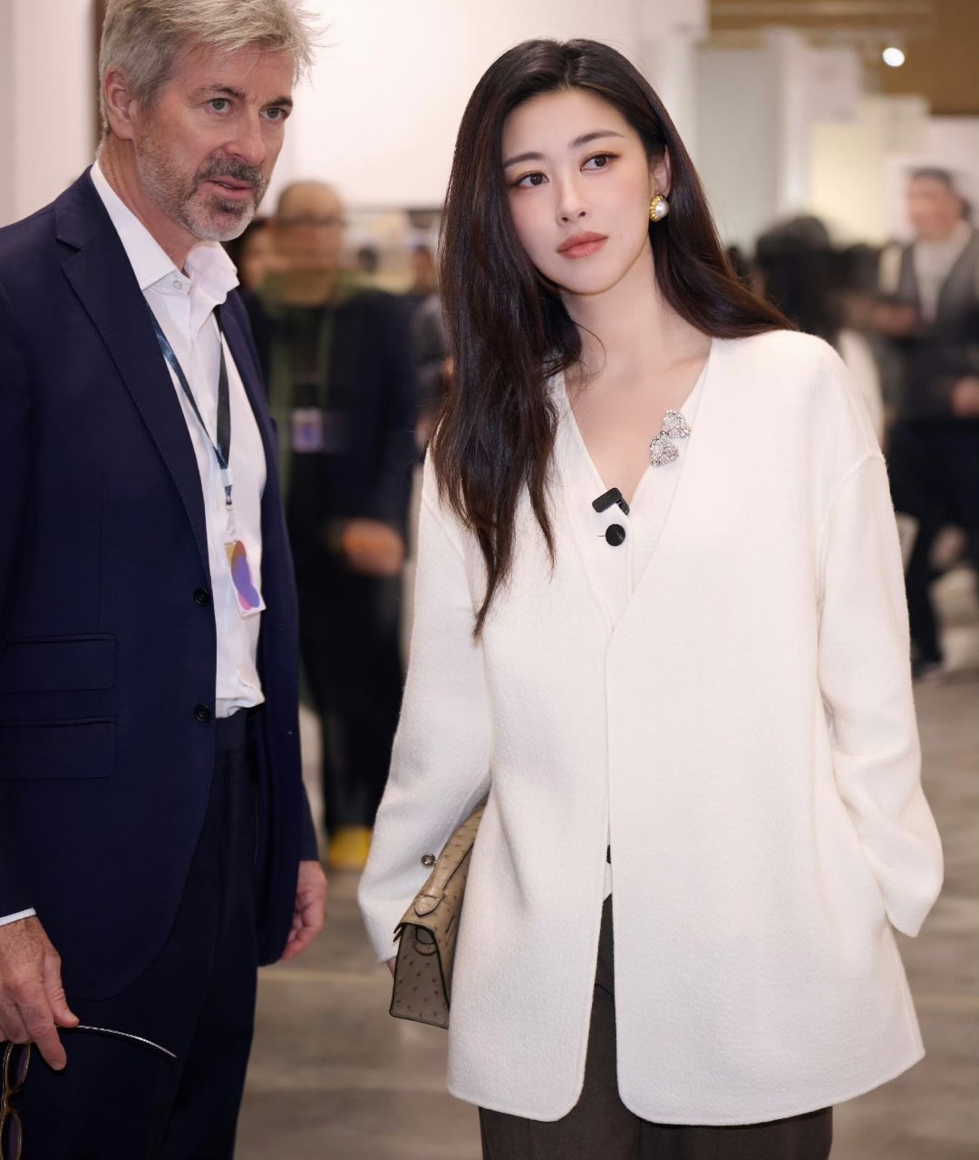 哇哇哇这个妆容超级适合朱珠！ 