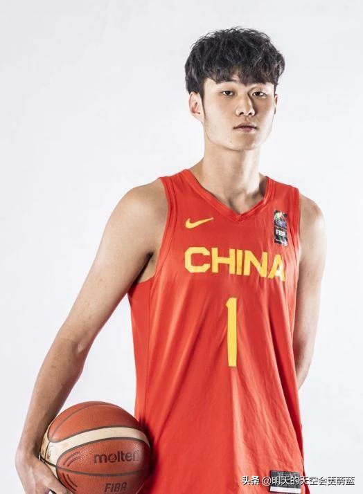 王浩然最后1分35秒的长途奔袭无脑单打被盖彻底断送了球队翻盘的希望！
深圳马可波
