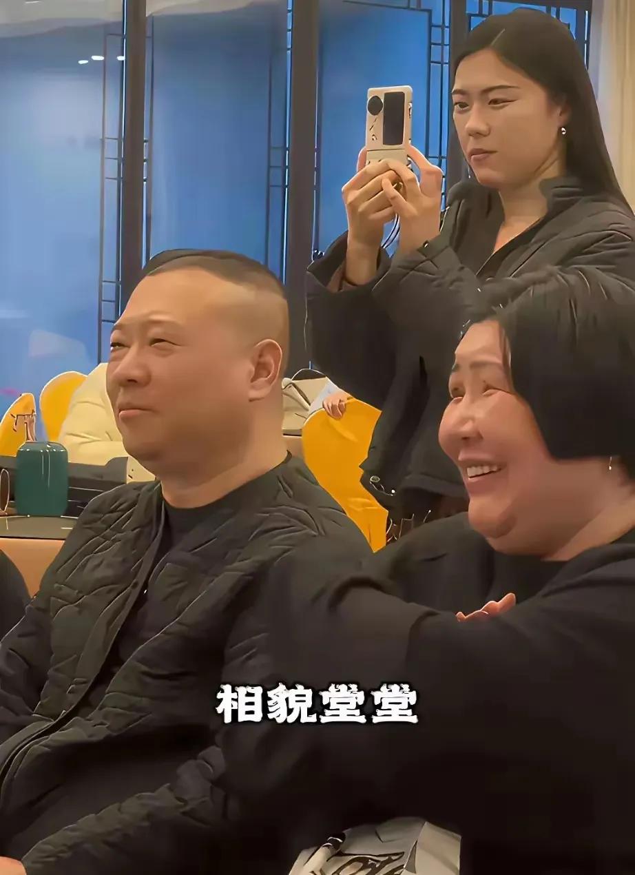 怪不得男人有钱之后的第一件事就是换老婆，看看原配这副尊容也就情有可原了！本来就已