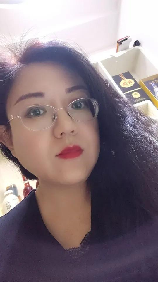 一枝红杏出墙来了 