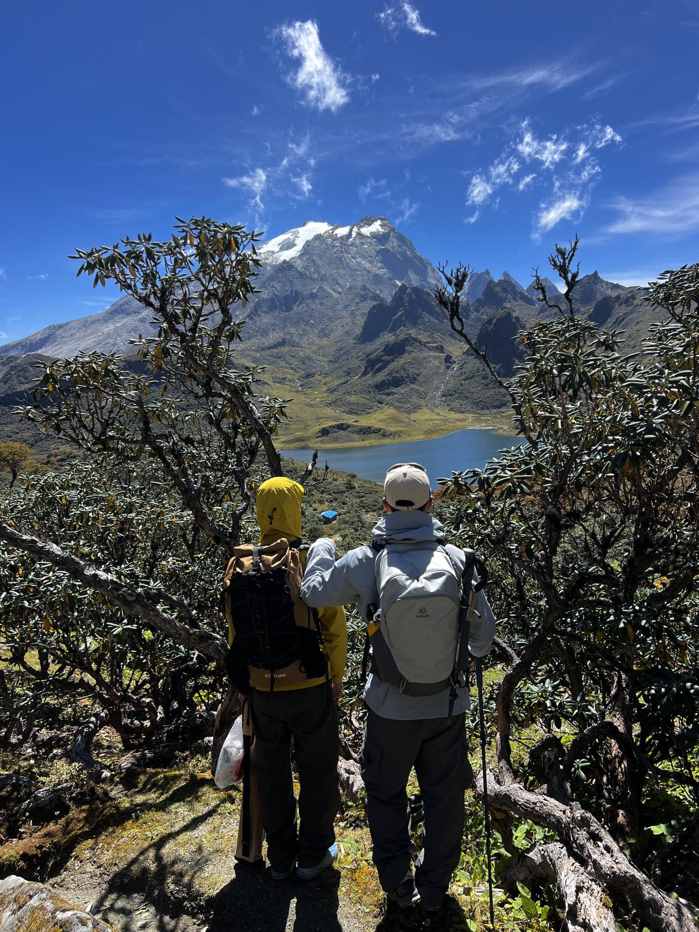 好朋友就像枯燥生活里的止痛药.