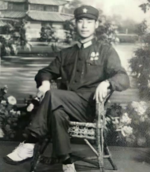 1984年初，王仁先随部队驻训云南麻栗坡，与房东、已婚的瑶族女子阿岩发生感情，被