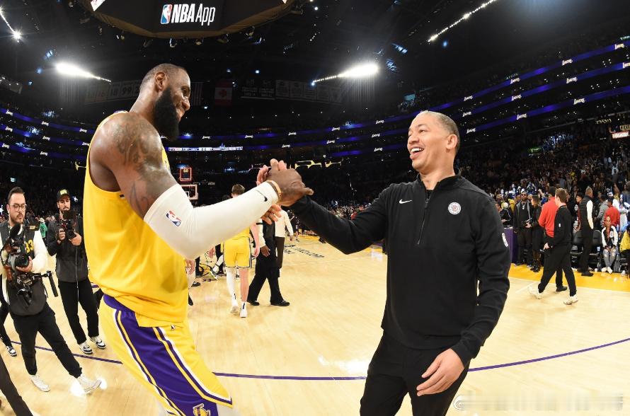 近日，里奇·保罗在自己的节目中谈到了外界对自己的看法。他说：“当然，我并没有决策