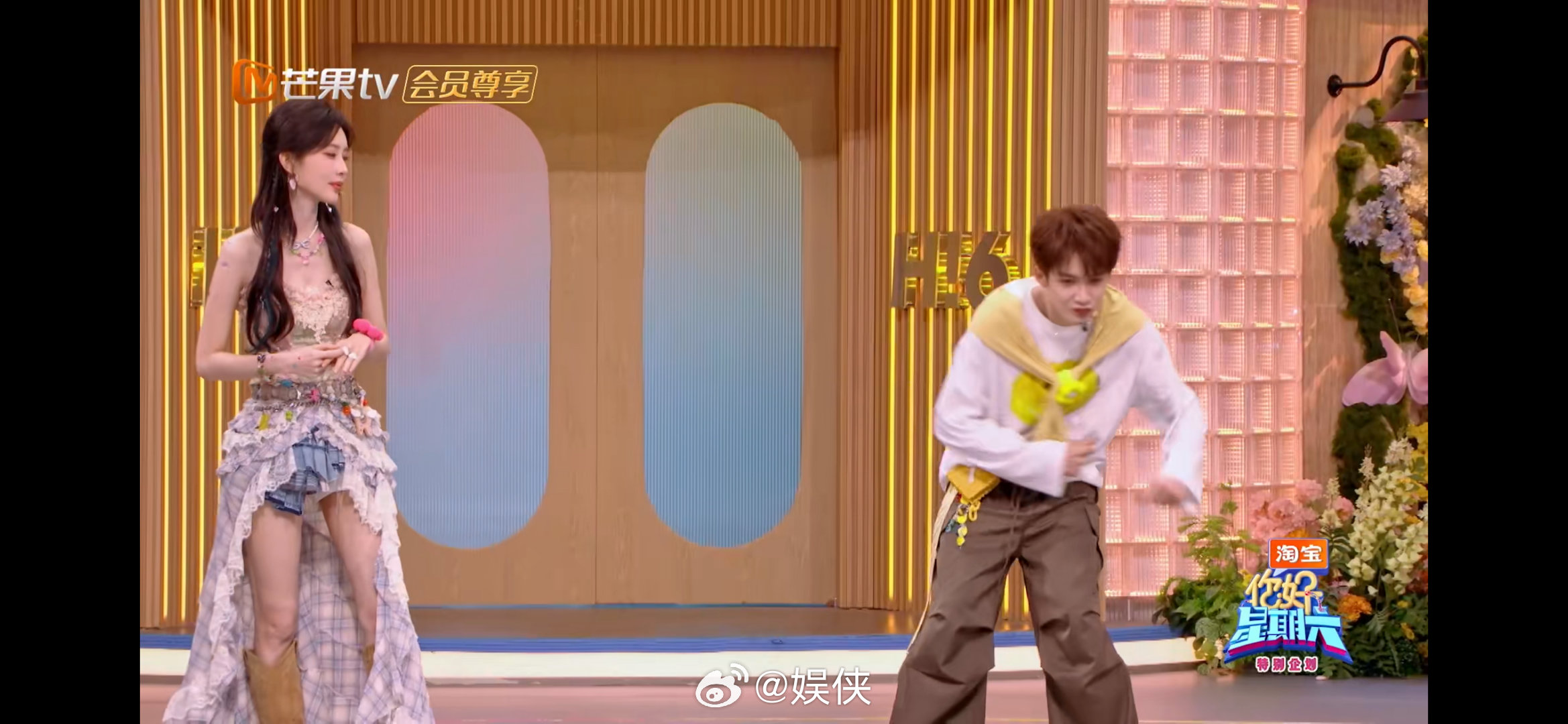 李一桐檀健次给好六后期上难度李一桐和檀健次俩人叽里咕噜一通说，结果全场0个人听懂