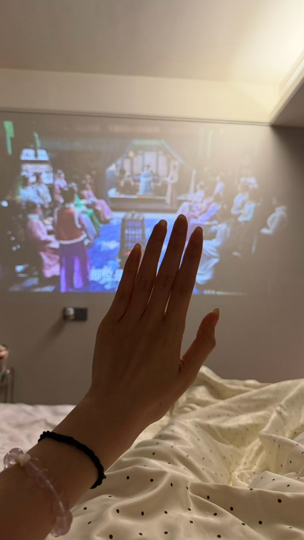 感觉手更有骨骼感了 