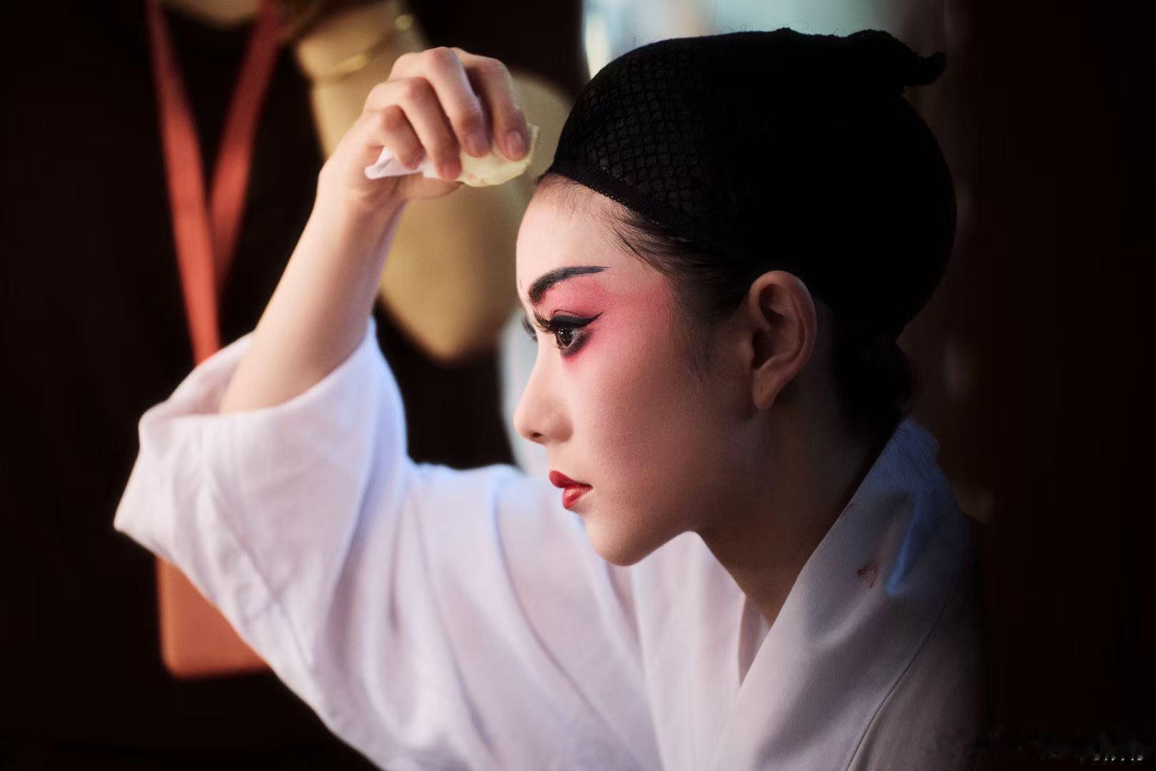 忆秦娥和秦腔he忆秦娥在戏台上眼里永远有光主角大结局接连失去至亲与恩师，舞台还遭