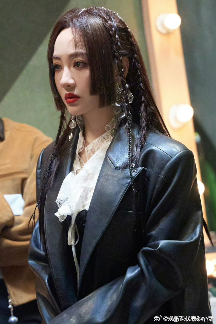 王鸥给杨蓉调成啥样了谁还没嗑到鸥蓉！杨蓉上一秒还在认真掰扯，下一秒被王鸥一句“还