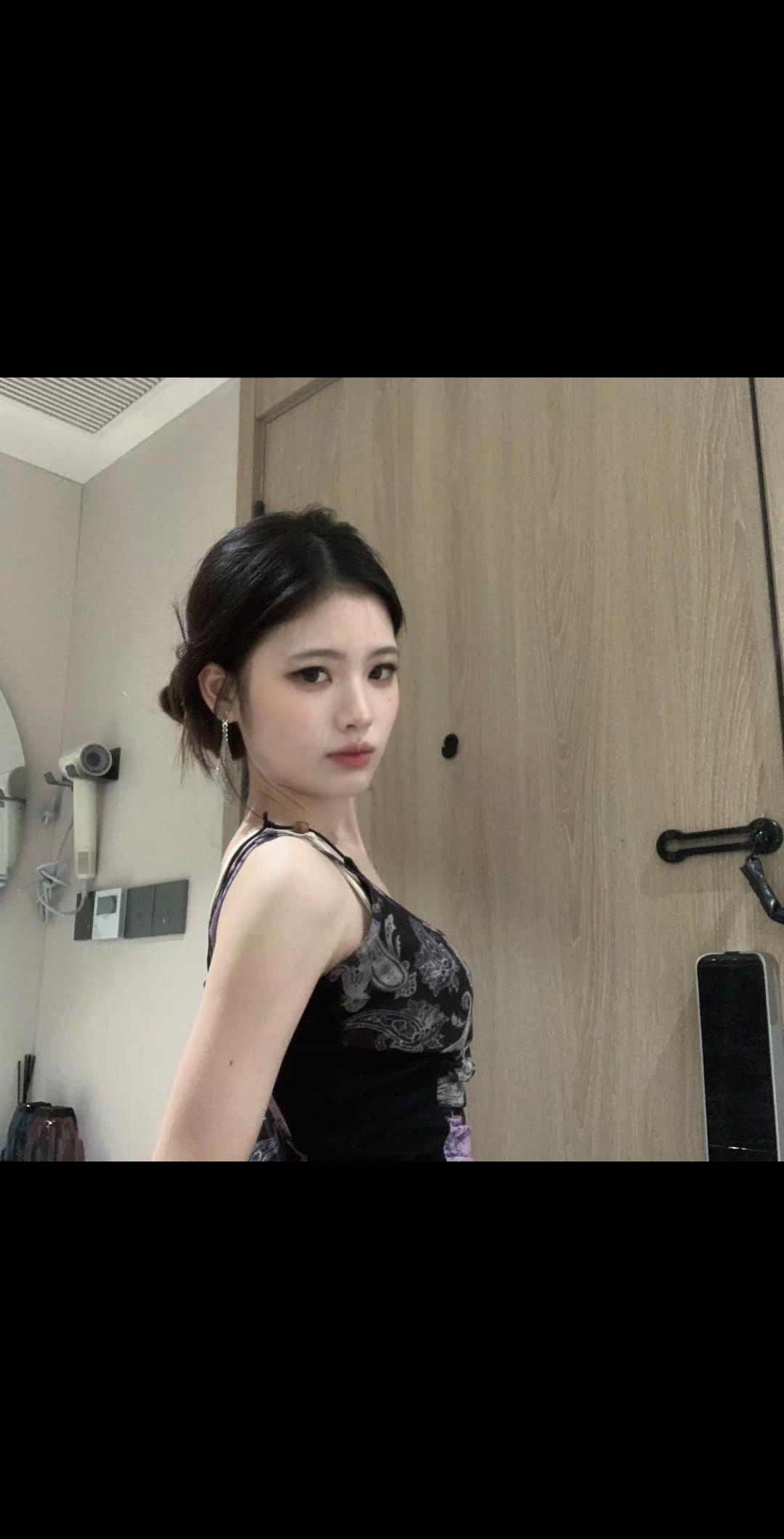 换风格了^_^放弃幼态审美做气质女人穿搭 穿搭的尽头是御姐 风格切换术