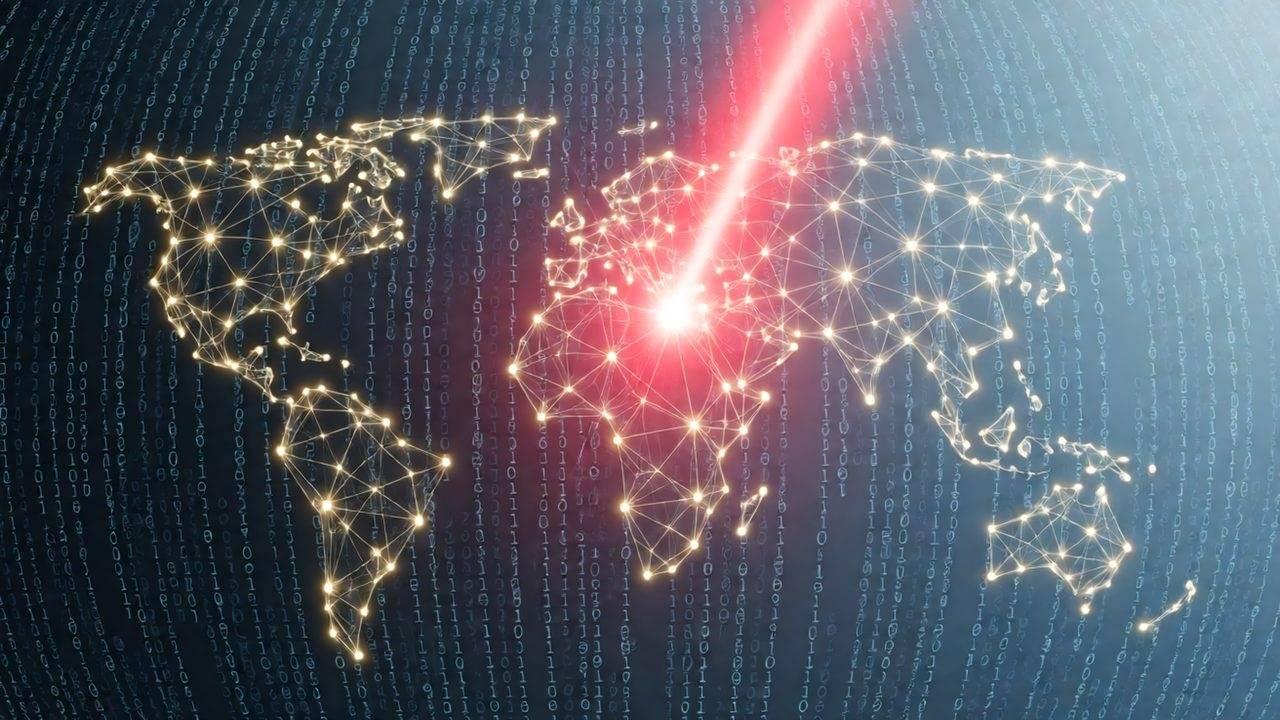 AI挖出潜伏十多年高危漏洞，多国政府网站紧急下线，互联网迎来一场攻防大考
 
当