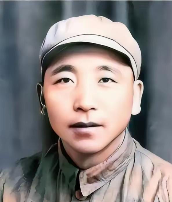 1931年，徐向前骑马经过一堆尸体，这时，他发现一具尸体动了一下，就让人把他救起