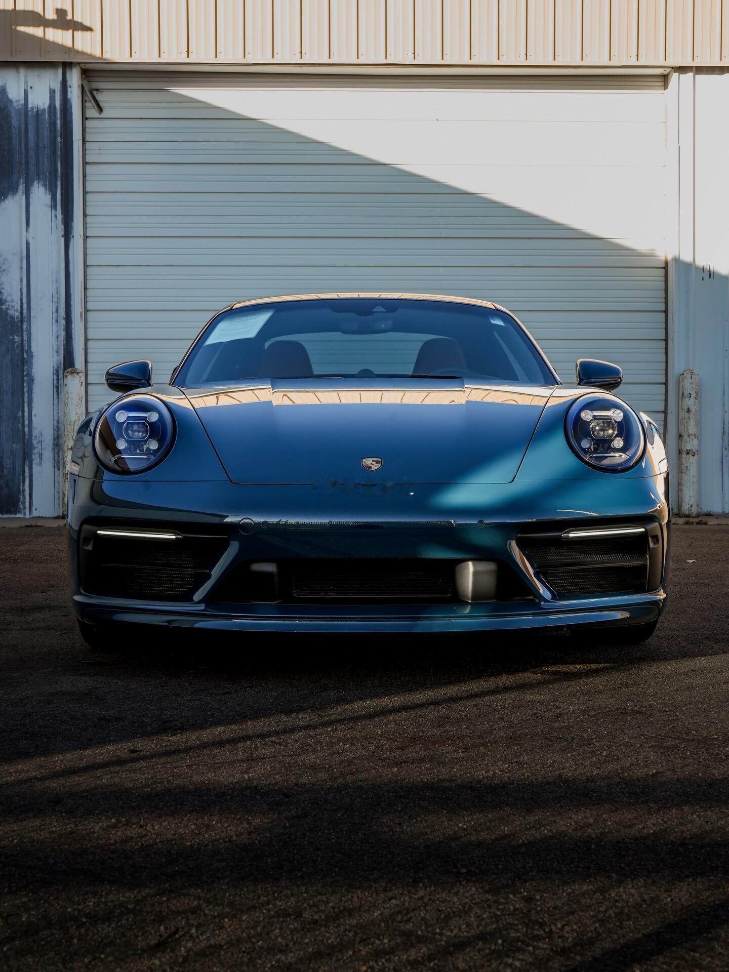 绿外棕内手动挡保时捷911Carrera S，这颜值非常ok了保时捷918