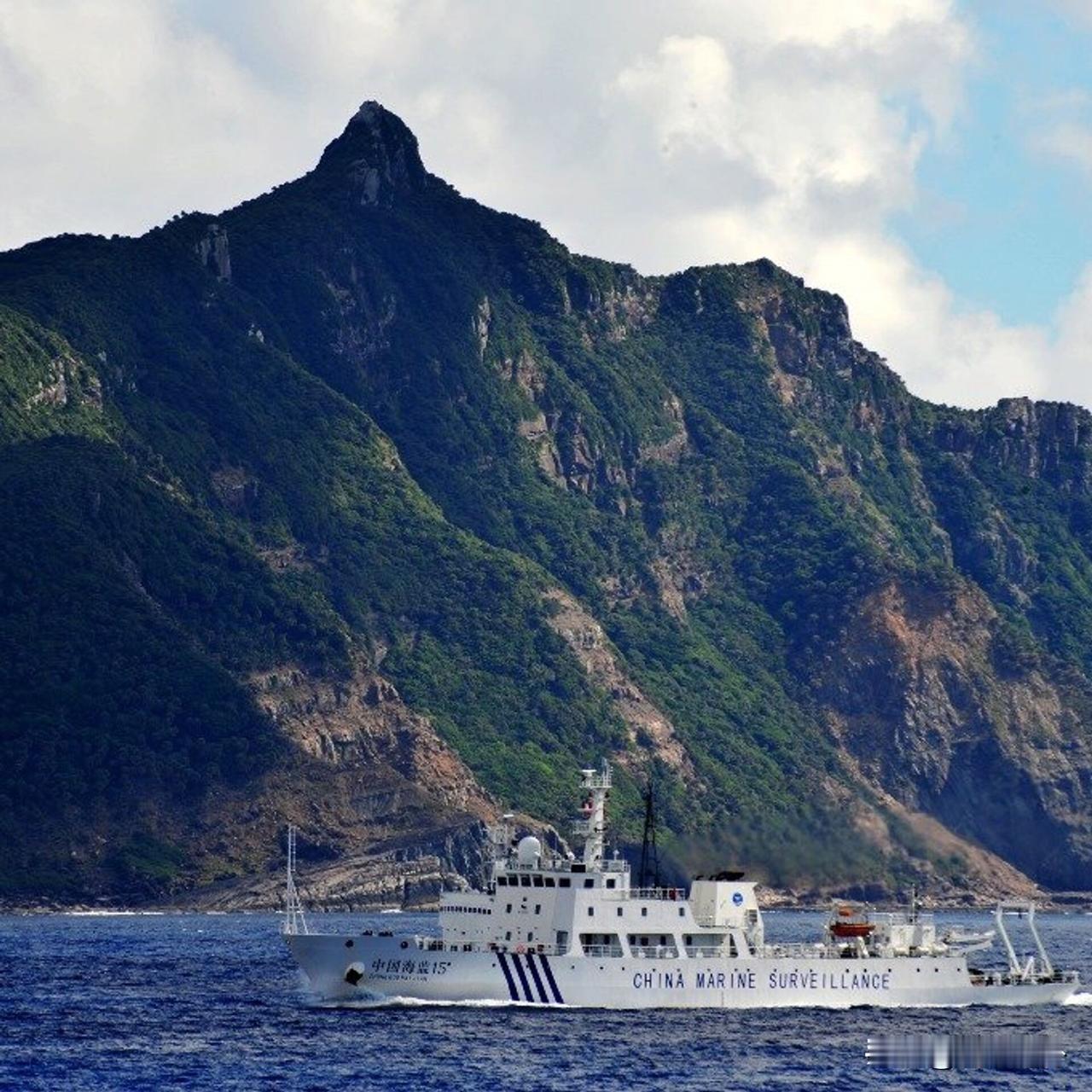 中国海警局新闻发言人姜略表示：4月28日，日本“鹤丸”号渔船非法进入中国钓鱼岛领